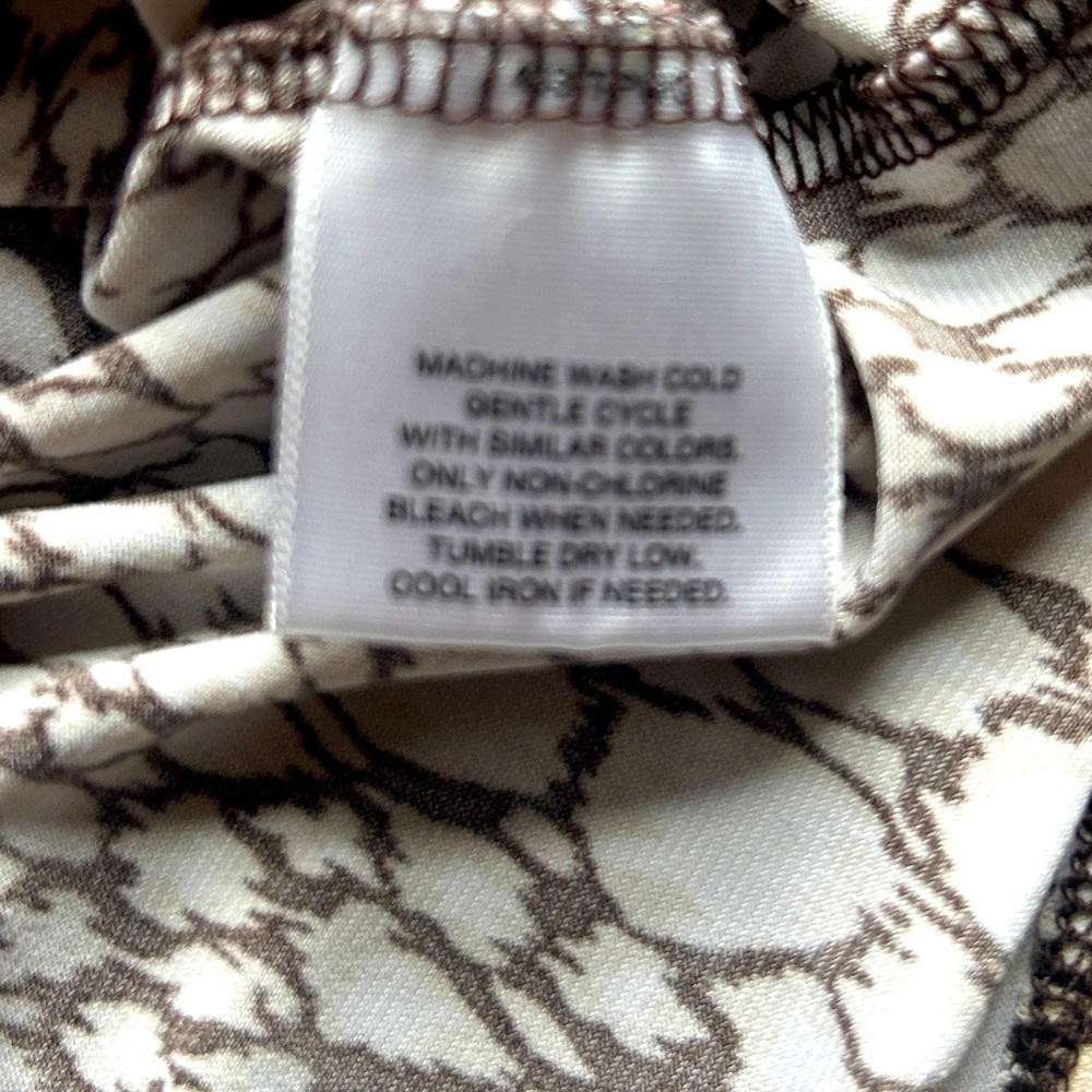 Covington Animal Print Top - Size XLP - Picture 8 of 10